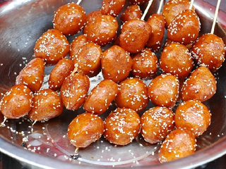 外酥裏脆的糖油果子，成都的風味小吃之一，做起來如此簡單