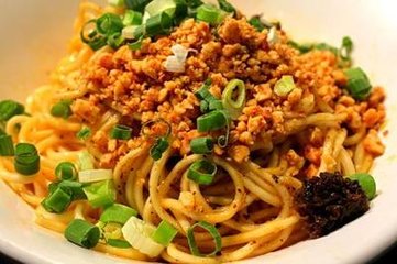 陝西麵食好吃的訣竅在這，油潑辣子做的好，麵食咋做都好吃！