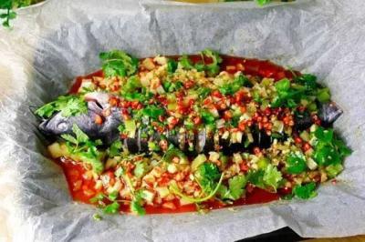 蒜香紙包魚蕾丝视频污污版哪裏好？蒜香紙包魚的做法
